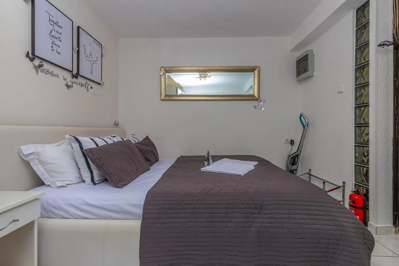 Apartment Rippl Crikvenica 0*,