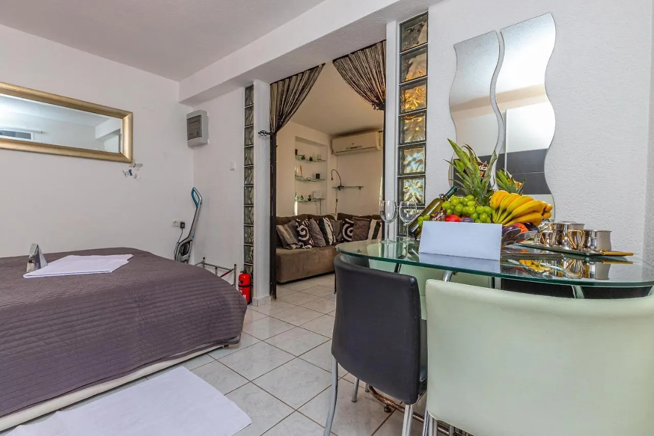 Apartment Rippl Crikvenica 0*,